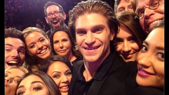 Pretty Little Liars : les acteurs refont le selfie des Oscars