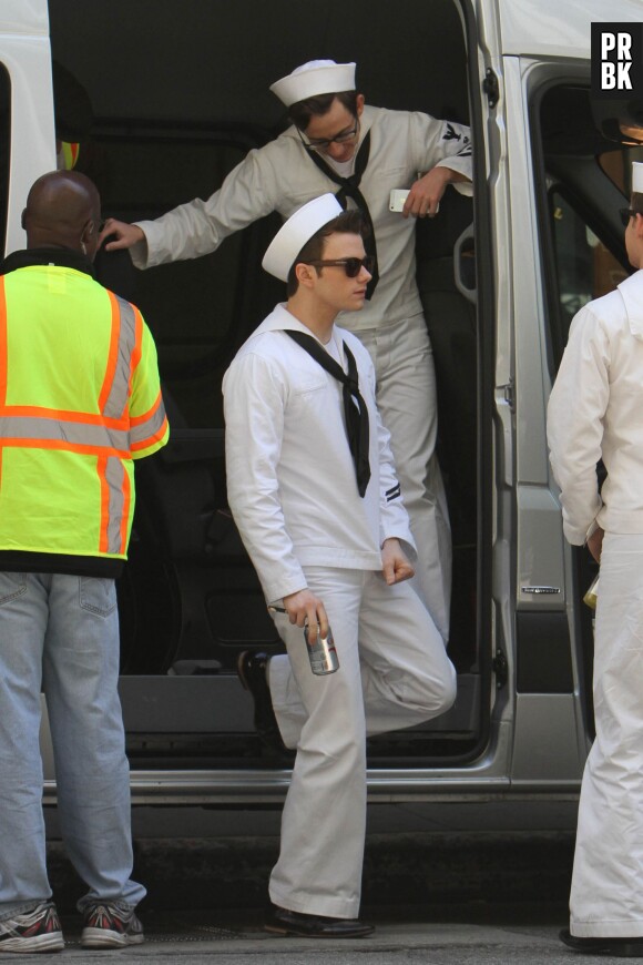 Glee saison 5 : Kevin McHale et Chris Colfer arrivent sur le tournage à Los Angeles le 1er avril 2014