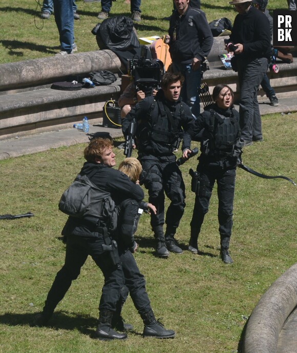 Hunger Games 3 : Sam Claflin, Josh Hutcherson, Jennifer Lawrence et Liam Hemsworth en tournage à Noisy le Grand le 15 mai 2013