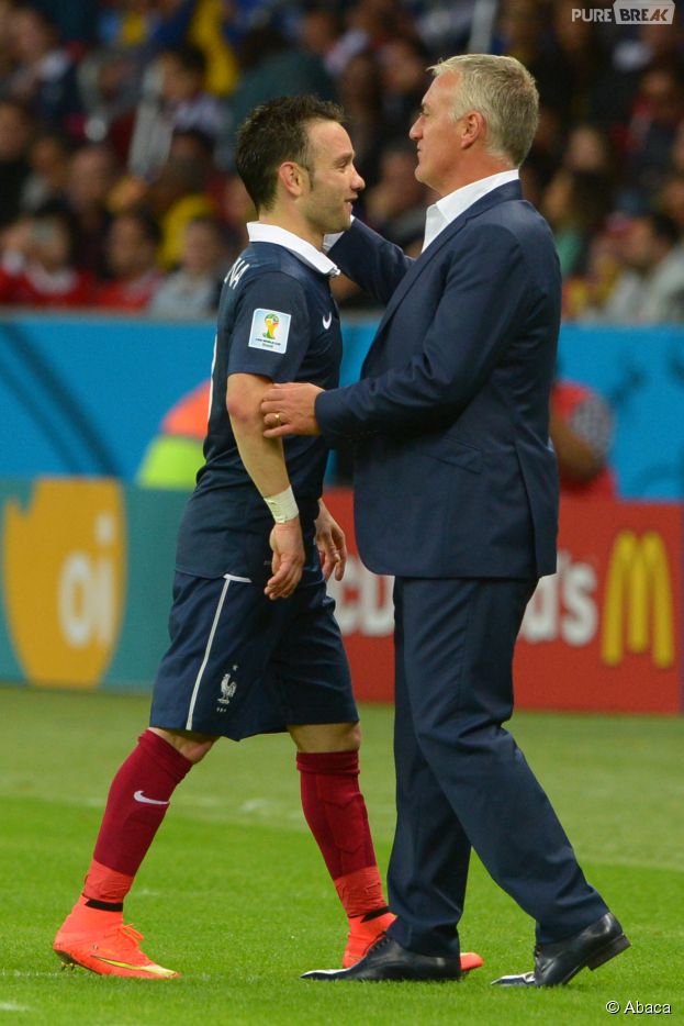 Mathieu Valbuena et Didier Deschamps complices pendant France VS Honduras, le 15 juin 2014 au Brésil