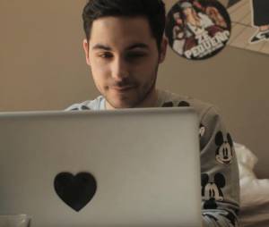Alban Bartoli en mode nouveau clip avec 'Je veux du Love'