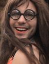 Alban Bartoli travesti en femme pour son nouveau clip, 'Je veux du Love'