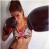 Laury Thilleman sportive sexy sur Instagram , le 17 mai 2014