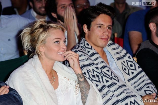 Caroline Receveur Et Valentin Lucas En Couple Amoureux Pour Soutenir Les Bleus Purebreak