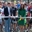  Kate Middleton, Prince William et Prince Harry lors de la c&eacute;r&eacute;monie du coup d'envoi du Tour de France, le 5 juillet 2014 