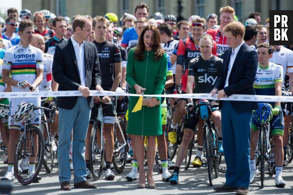 Kate Middleton, Prince William et Prince Harry lors de la cérémonie du coup d'envoi du Tour de France, le 5 juillet 2014