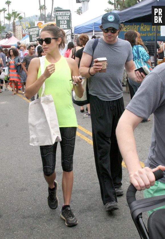 Ian Somerhalder et Nikki Reed en couple ? (ici repérés ensemble au marché de Los Angeles, le 20 juillet 2014)