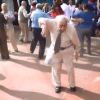 Un papy fait le buzz sur le net avec une chorégraphie délirante lors d'un mariage