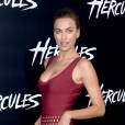  Irina Shayk dans une robe sexy et moulante, le 23 juillet 2014 &agrave; Los Angeles pour l'avant-premi&egrave;re d'Hercule 