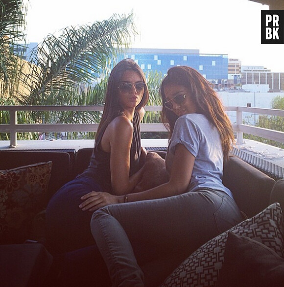 Kendall Jenner sexy avec une amie sur Instagram