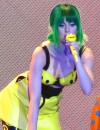 Katy Perry et son look improbable sur scène pendant le Prismatic World Tour en 2014