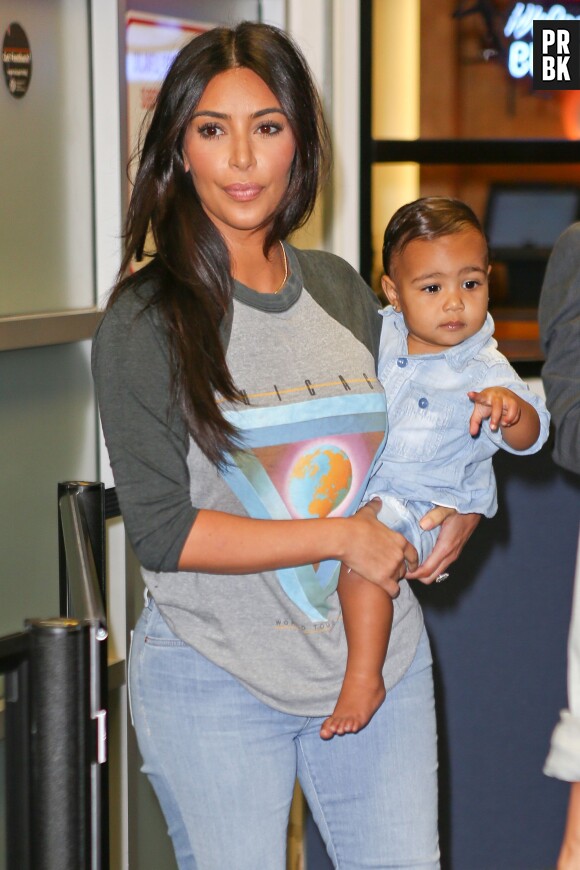 Kim Kardashian et sa fille North à Burbank, le 7 août 2014