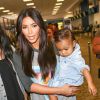Kim Kardashian avec North à Burbank, le 7 août 2014
