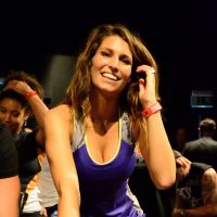 Laury Thilleman sportive mais toujours sexy pour Reebok