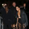 Kim Kardashian et Kanye West : North en larmes face aux paparazzis, le 28 septembre 2014 à Paris