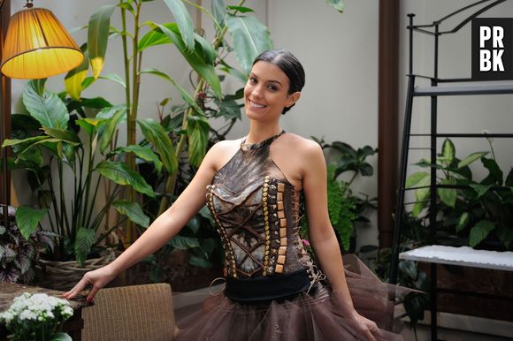 Ludivine Sagna : essayages avant le défilé du Salon du Chocolat 2014