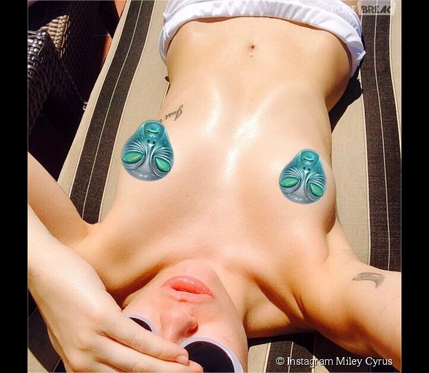 Miley Cyrus topless sur Instagram le 12 octobre 2014