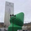 #PlugGate : Tree, l'installation de Paul McCarthy place Vendôme, a été vandalisée dans la nuit du 17 au 18 octobre 2014
