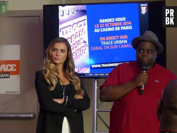 Clara Morgane et Issa Doumbia lors de la conférence de presse de Trace Urban Music Awards 2014 au Casino de Paris, le 23 septembre 2014