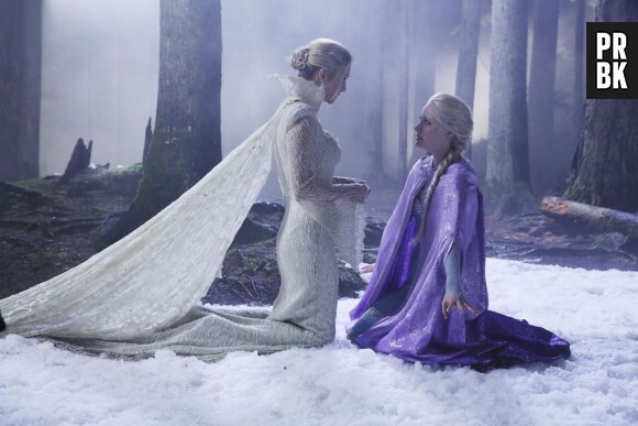 Once Upon a Time saison 4, épisode 5 : la Snow Queen face à Elsa sur une photo