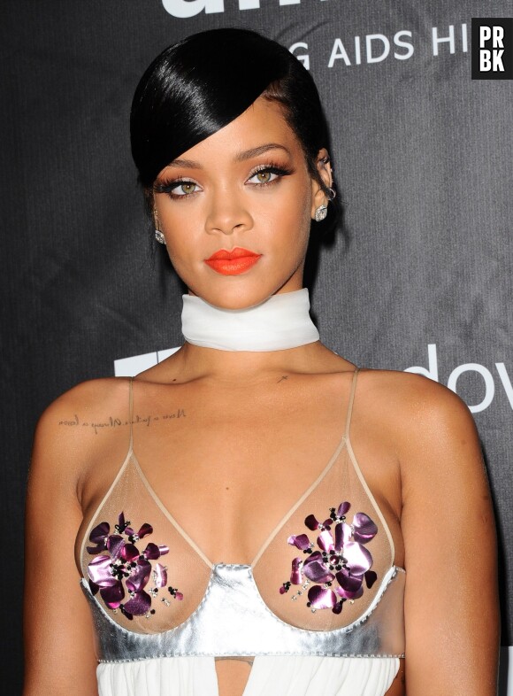 Rihanna sexy au gala de l'amfAR à Los Angeles, le 29 octobre 2014