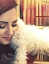 Demi Lovato : gaga de son petit chien, reçu en cadeau pour Noël 2014