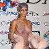 Les personnalités les moins bien habillées de 2014 : Rihanna à une soirée Swarovski