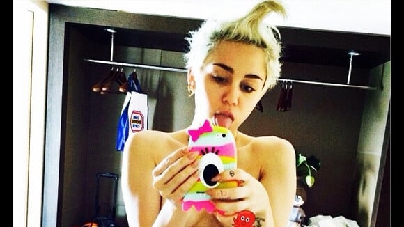 Miley Cyrus nue dans Playboy ? Son petit ami l'encourage