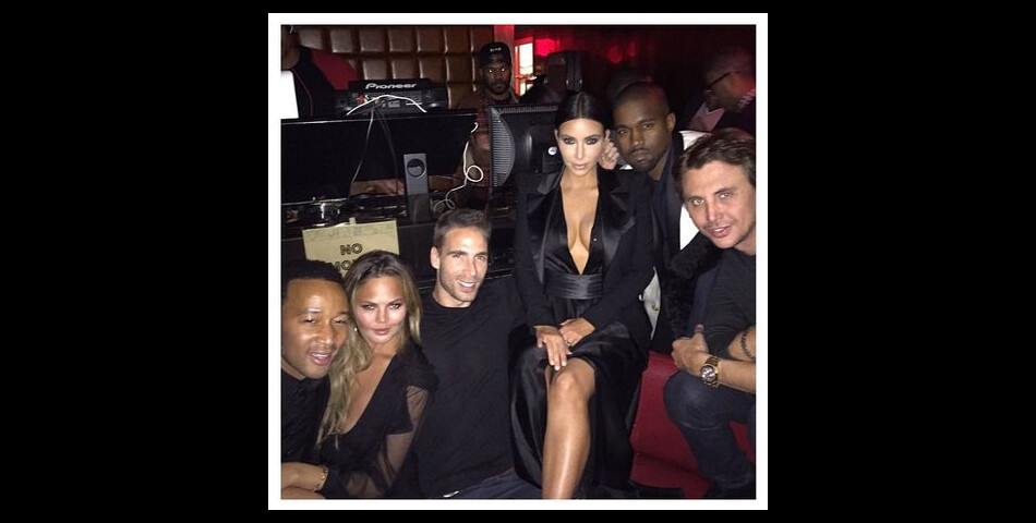  Kim Kardashian ultra d&amp;eacute;collet&amp;eacute;e avec Kanye West &amp;agrave; l&#039;anniversaire de John Legend, le 8 janvier 2015 