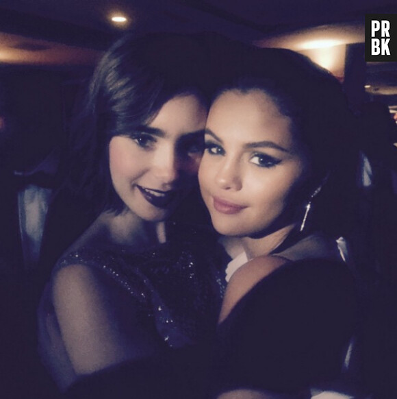 Selena Gomez et Lily Collins complices aux Golden Globes 2015, le 11 janvier, à Los Angeles