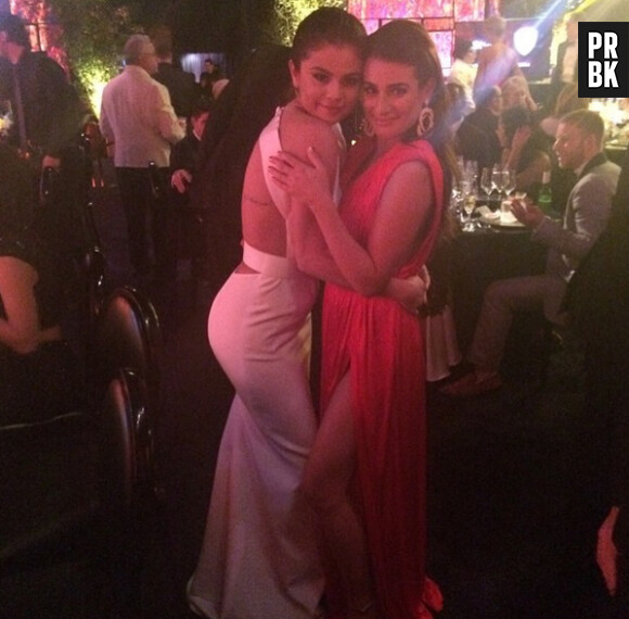 Selena Gomez et Lea Michele sexy aux Golden Globes 2015, le 11 janvier, à Los Angeles