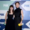 Zooey Deschanel et sa soeur Emily Deschanel lors d'une soirée organisée par FOX
