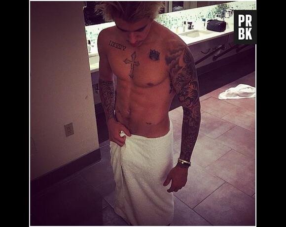 Justin Bieber : torse nu et abdos en béton sur Instagram