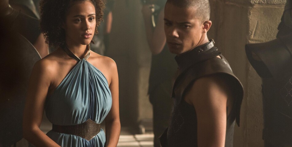 Game of Thrones saison 5 : Nathalie Emmanuel (Missandei) et Jacob Anderson (Grey Worm) sur une photo