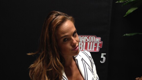 Vanessa Lawrens : "Julien ne prend pas la place d'un vrai joueur" dans La Maison du Bluff