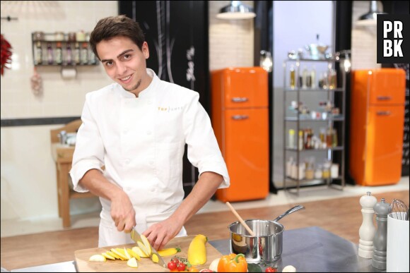 Jean-Baptiste Ascione (Top Chef 2015) : après son élimination, il travaille en cuisine avec un autre candidat, Jérémy Moscovici