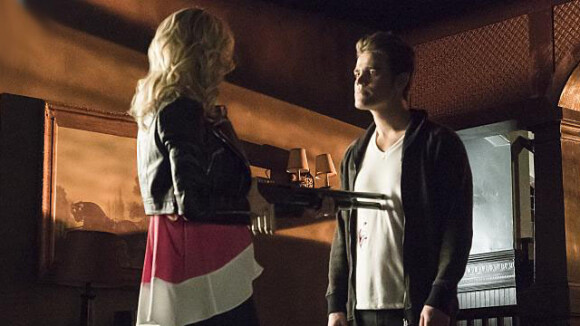 The Vampire Diaries saison 6 : Caroline sort l'artillerie lourde face à Stefan sur des photos