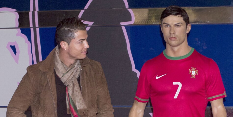 Cristiano Ronaldo &amp;agrave; l&#039;inauguration de sa grande statue au&amp;nbsp;mus&amp;eacute;e de cire&amp;nbsp;de Madrid, le 7 d&amp;eacute;cembre 2013 