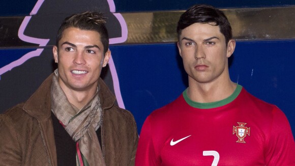 Cristiano Ronaldo mégalo : sa statue de cire coiffée... par son coiffeur personnel