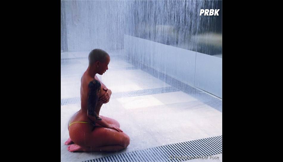  Amber Rose en string sous la douche sur Instagram 
