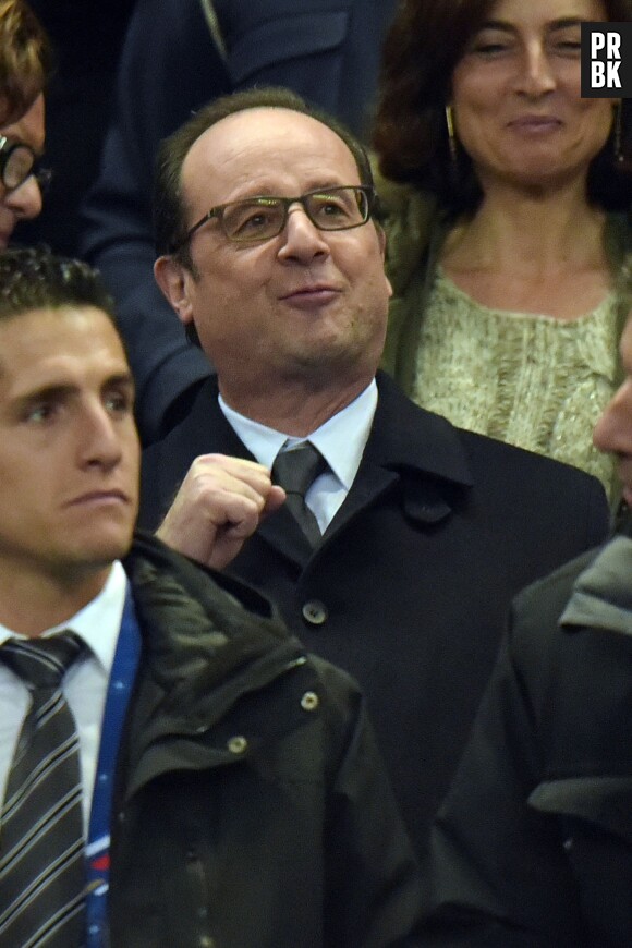 François Hollande dans les tribunes du Stade de France pour le match amical France-Brésil, le 26 mars 2015
