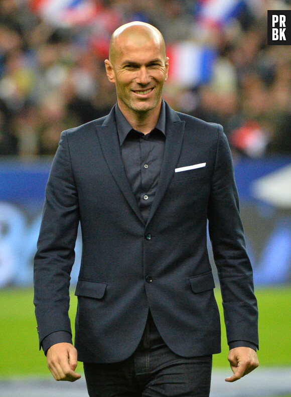 Zinedine Zidane honoré au Stade de France avant le match amical France-Brésil, le 26 mars 2015