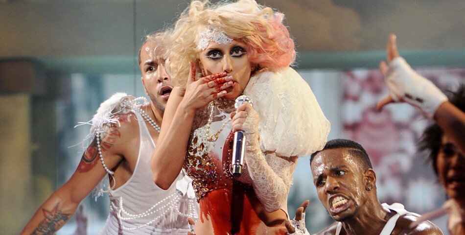 Lady Gaga et son look trash, morbie aux MTV Video Music Awards 2009