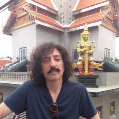 Gad Elmaleh : moustache et cheveux longs, son drôle de look en Thaïlande