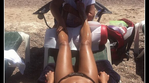 Tara Damiano sexy en bikini avant son retour dans Le Mag