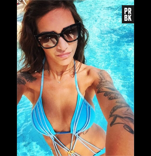 Julia (Les Anges 7) sexy en bikini sur Instagram