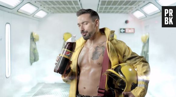 Ezequiel Lavezzi : torse nu et sexy pour Pepsi