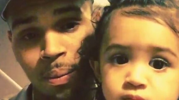 Chris Brown papa craquant : 1er tapis rouge avec sa fille Royalty aux Billboard Music Awards 2015