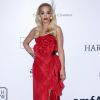 Rita Ora au gala amfAR le 21 mai 2015 en marge du Festival de Cannes