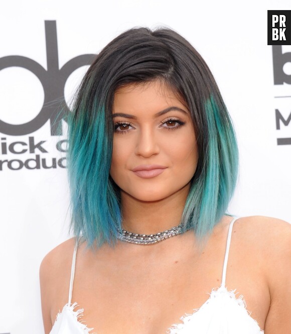 Kylie Jenner accro au vert et au carré lors des Billboard Music Awards 2014